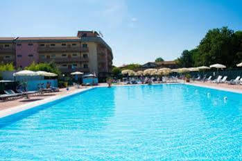 Apartahotel Costa Paradiso 3*