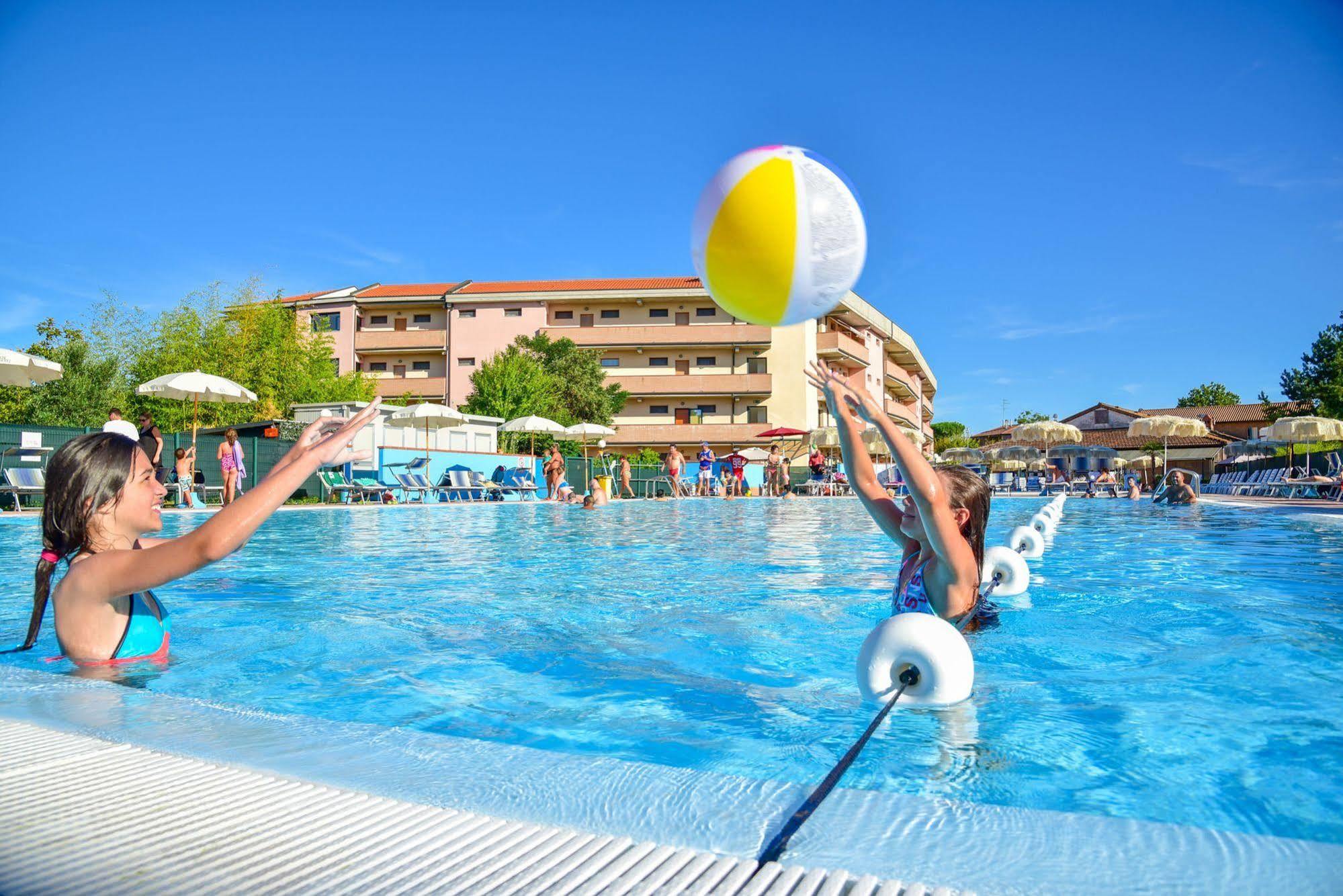 Costa Paradiso 3*